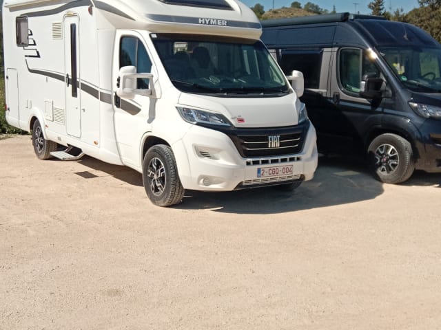 2p Hymer semi-integrated uit 2025