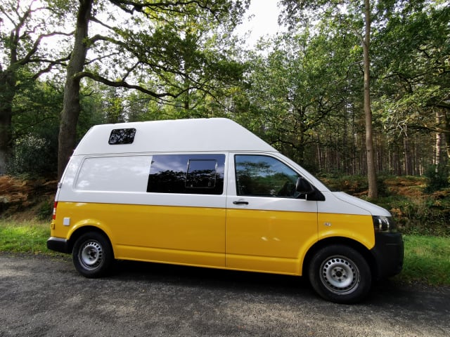 Sunny  – 4 berth Volkswagen campervan from 2015