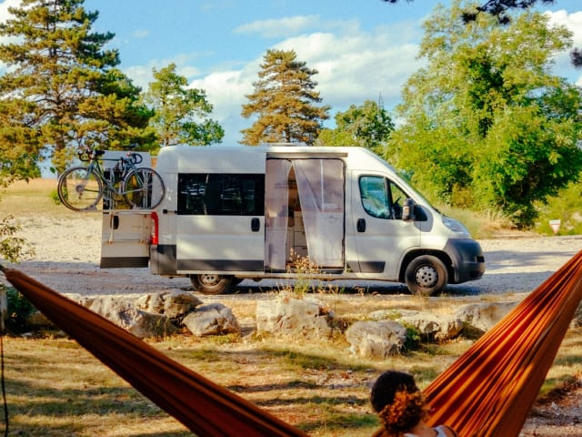 de Krullenbus – 2-person Peugeot bus from 2012