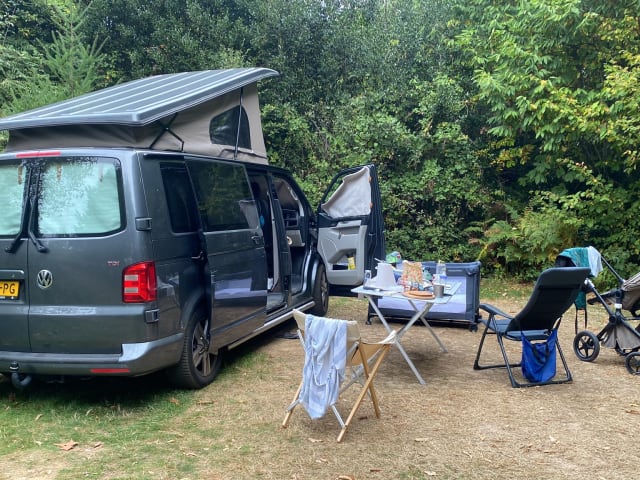 Hendrik – 4p Volkswagen campervan from 2017