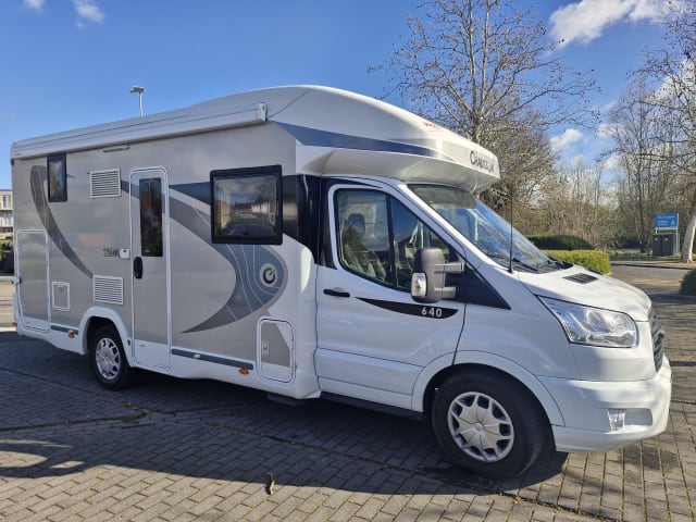 Chausson Titanium 640 per 4 persone – Camper di lusso, spazioso e automatico