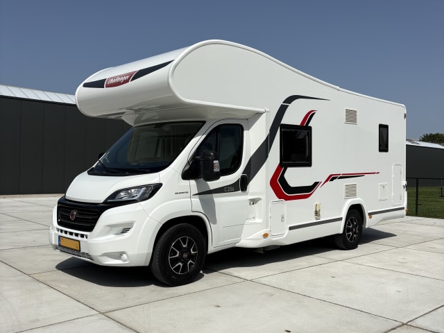 7-person Challenger alcove camper from 2019