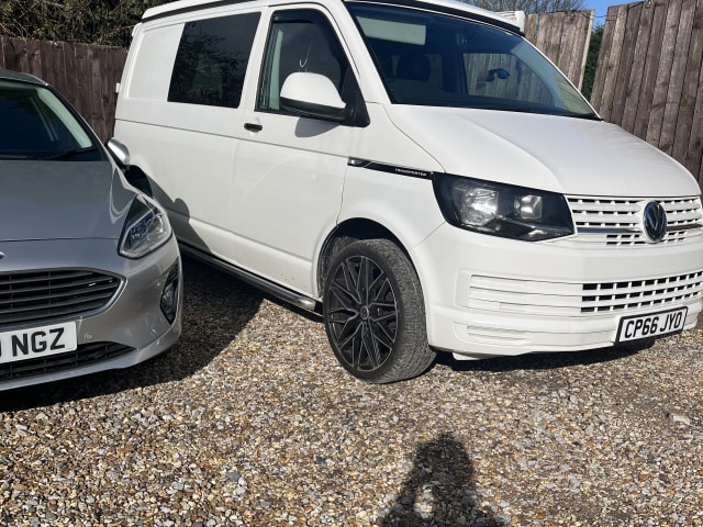 Chopsey – VW-Campingbus mit 4 Schlafplätzen aus dem Jahr 2016