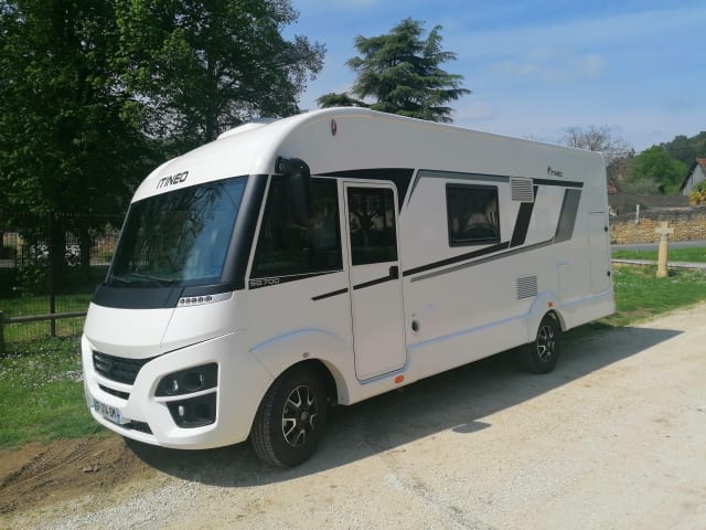 fab24 – Camping car neuf  famille 24 Itineo SB700