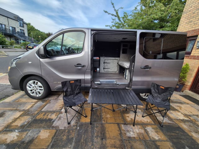 NOMAD – 2 berth Renault Trafic 2017 campervan from 2017
