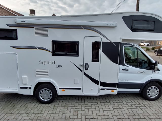 Benimar Sport – Super practical 5 person family camper