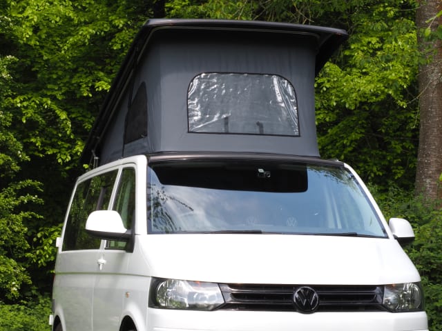 Luna – 4-persoons Volkswagen campervan uit 2014