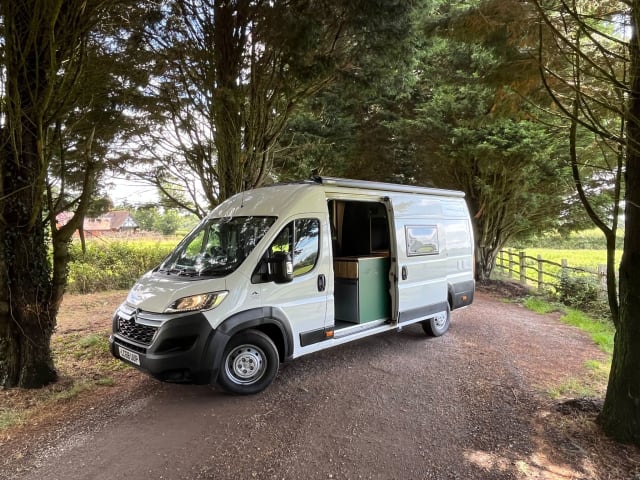 Elsie – 5 berth Citroën campervan from 2019