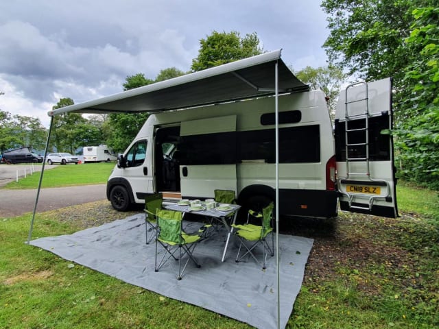 Regianna – 4 Schlafplätze Citroën Relay 2023 Off-Grid-Umstellung