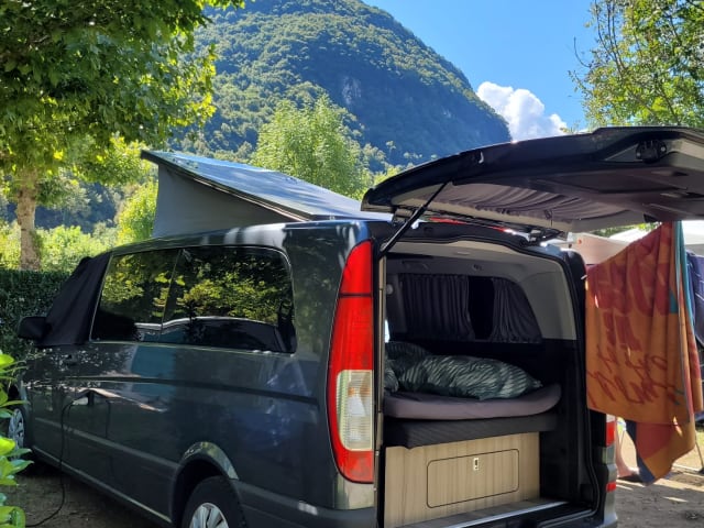 2-person Mercedes-Benz Vito camper van from 2011