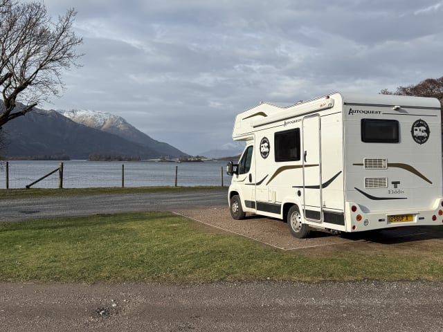Maggie – Luxuriöses Wohnmobil mit 4 Schlafplätzen und Solaranlage, fahrbar mit normalem Führerschein 