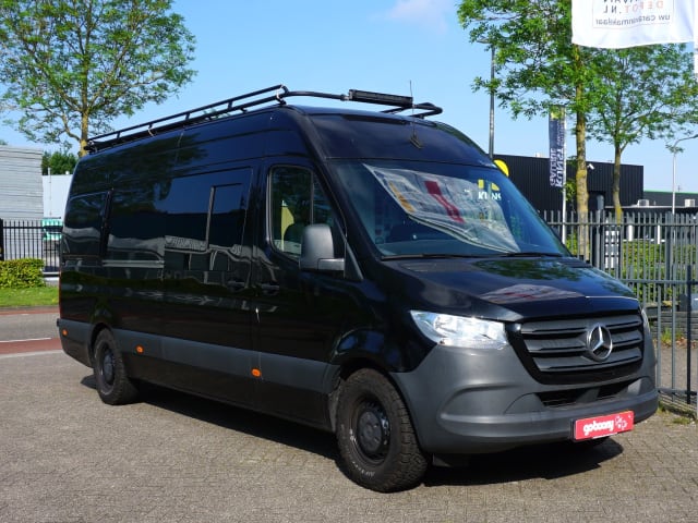 2p Mercedes-Benz Off-Grid campervan 2019