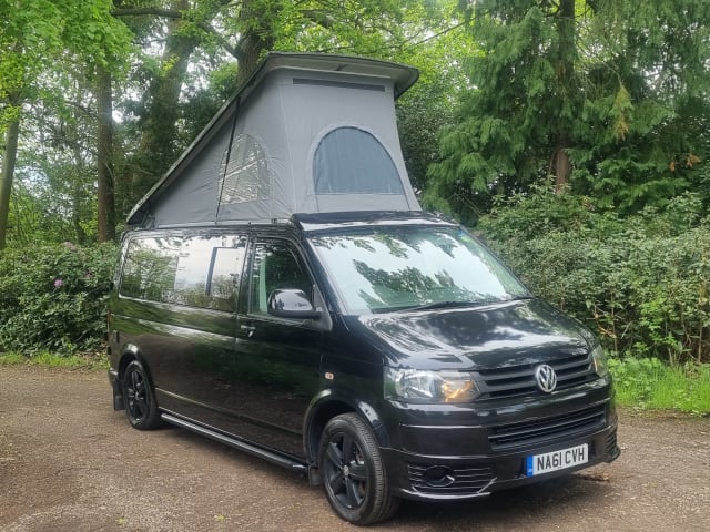 Monika – Vw Familie T5 - LWB Wohnmobil für 4 Personen