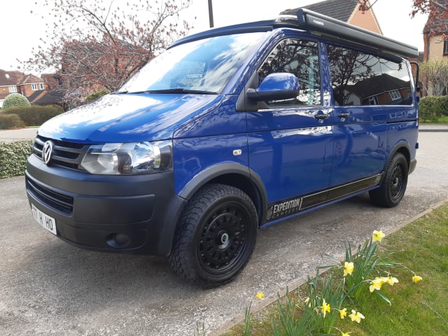 !! Indy the Adventure Van !! – CENTRALLY LOCATED - EASY PICKUP - New Conversion 4x4 @ Free Car Parking @