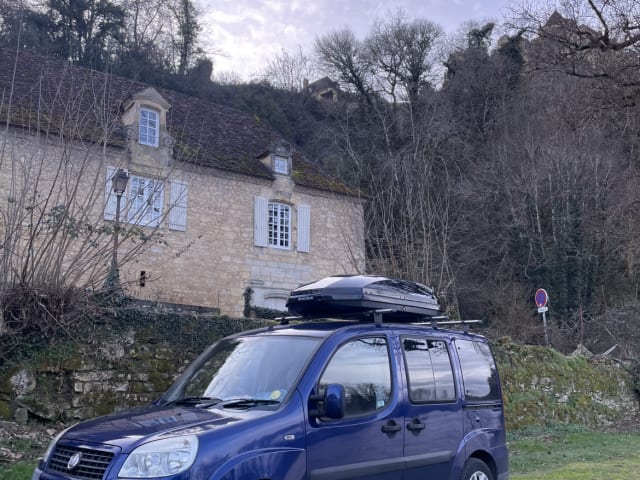 2 berth Fiat campervan 2010 - sleep anywhere!