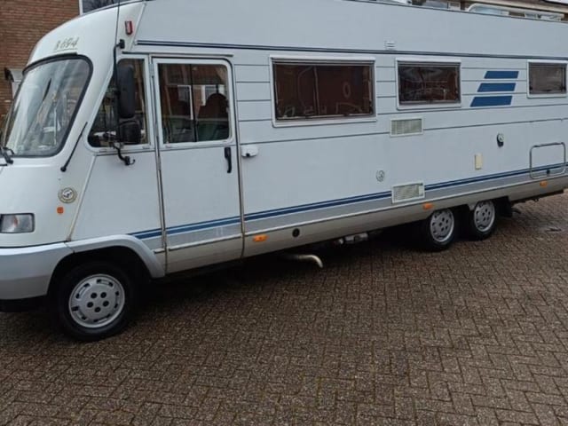 4p Hymer integrated uit 1996