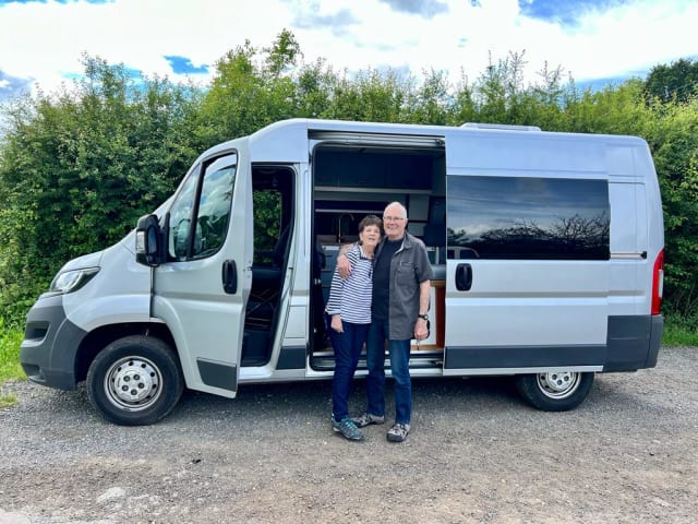 Ozzy – Stylish newly fitted 3 berth MWB camper 2016 Peugeot Boxer 