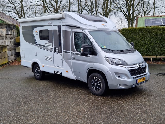 Carado T135 (1) - Compacte en luxe 2 persoons camper