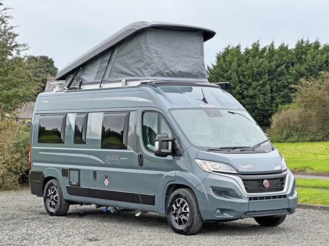 Betty George – Fiat campervan met 4 slaapplaatsen vanaf 2024