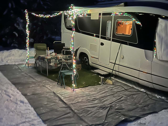 SMOVE – 2p Niesmann + Bischoff semi-integrated uit 2018