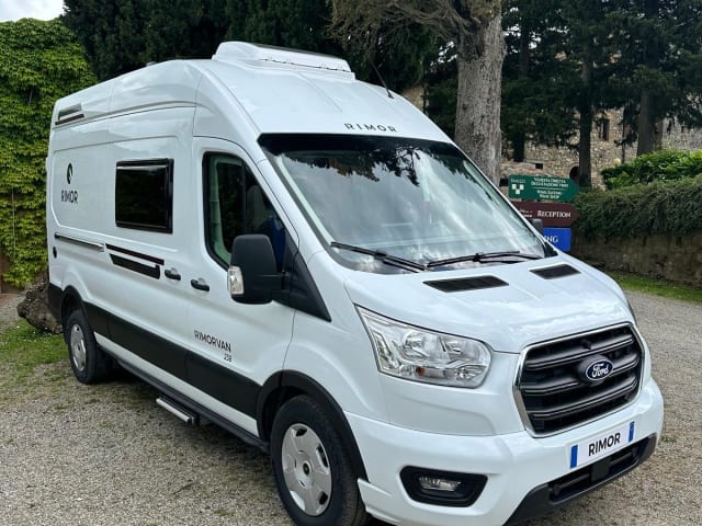Nr. 1 – Van 238 / schönes Kastenwagen mit Automatikgetriebe