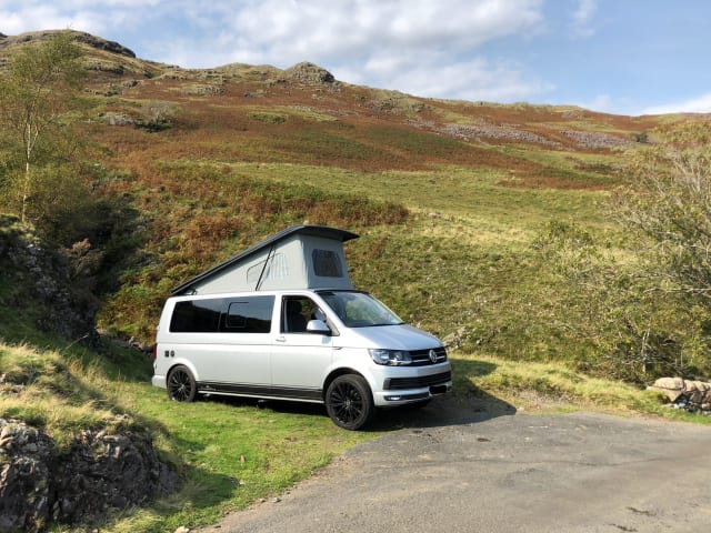 Silvy – 4 berth Volkswagen campervan from 2016