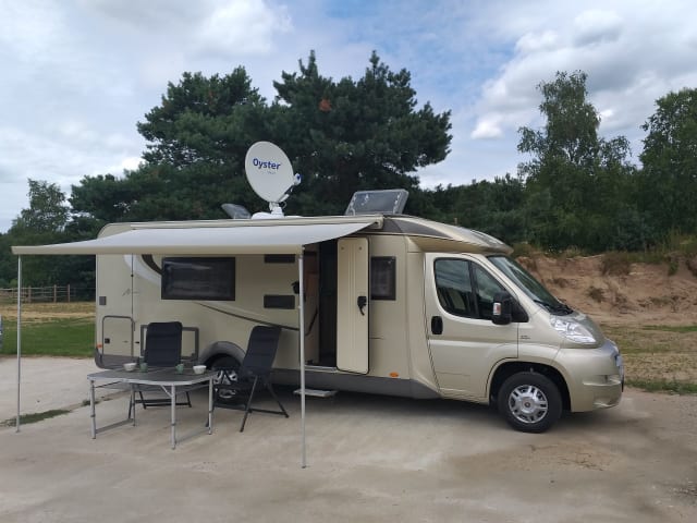 Luxury 2-pers. comfortable motorhome, carefree enjoyment!