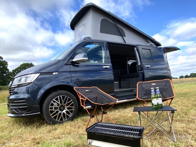 Yorkie Pud – YorKamper - 2021 VW Transporter 4 slaapplaatsen