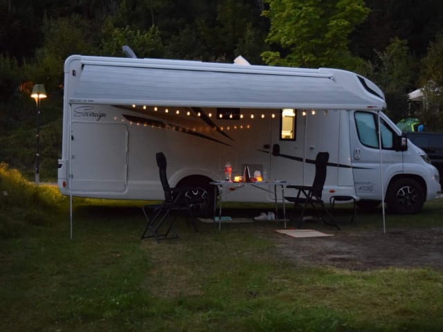 Our cozy home on wheels – 4p McLouis Sovereign semi-integrated from 2022