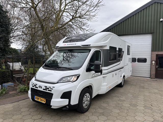 Adria Matrix 670 SL model 2021 (4-5 pers/ fully equipped for vacation)