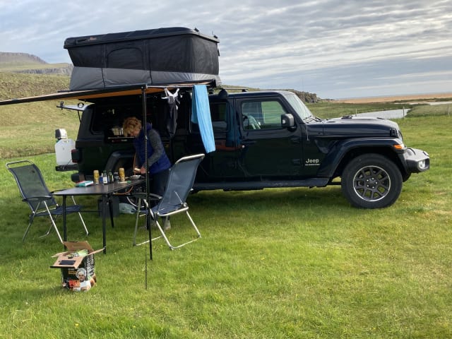 Jeep Gladiator with luxury 2p rooftop from 2021