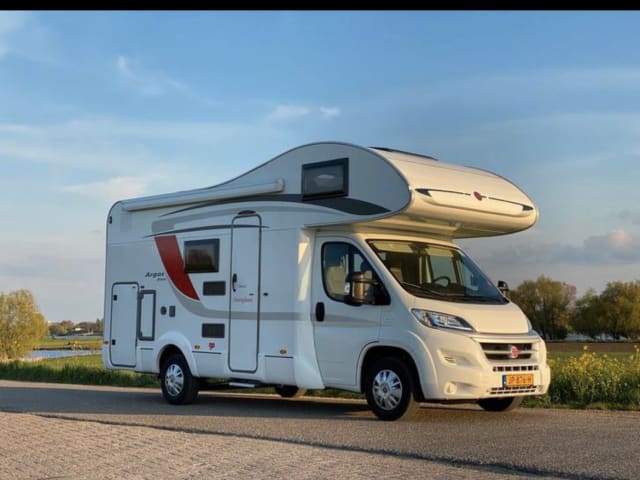 Burstner Argos – Burstner Argos 6-p Alcova + letto a castello con inventario completo !!