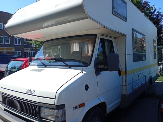 Babushka  – 5p Fiat alcove from 1992 (Nieuw Vennep or Haarlem)