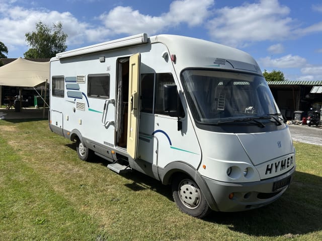 Hymer b644 – 6p Hymer integrated uit 1998
