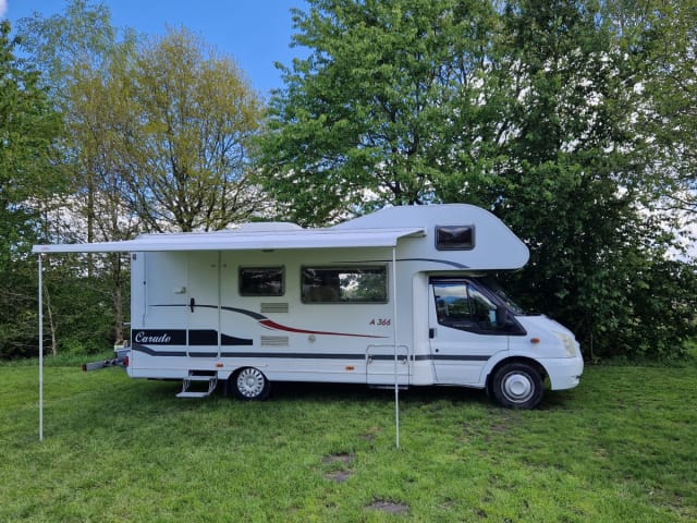 Hymer Carado A366 – Heerlijke ruime familie camper! 