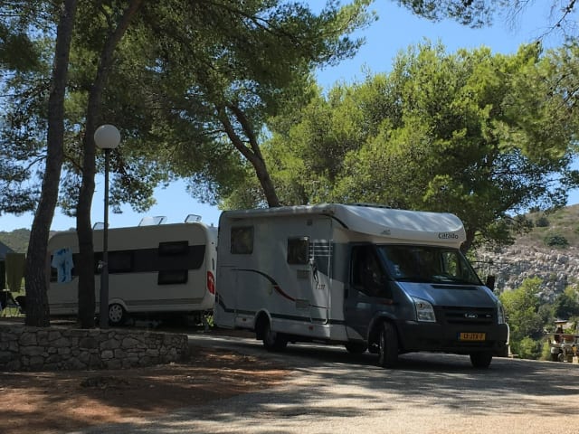 Camping-car semi-intégré Ford 3-4 pers.