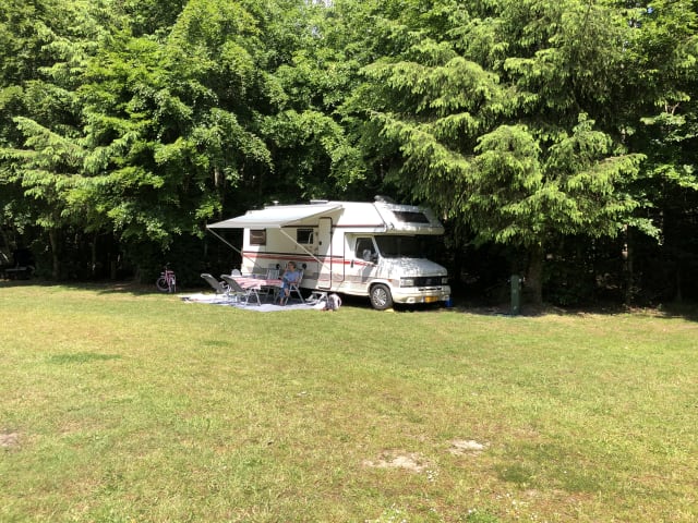 Grand camping-car 6 personnes à louer. Liberté LMC