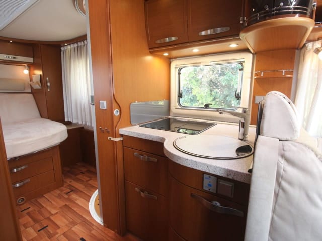 FoxFun – Hymer B698 Camping-car intégral 7,45 mètres