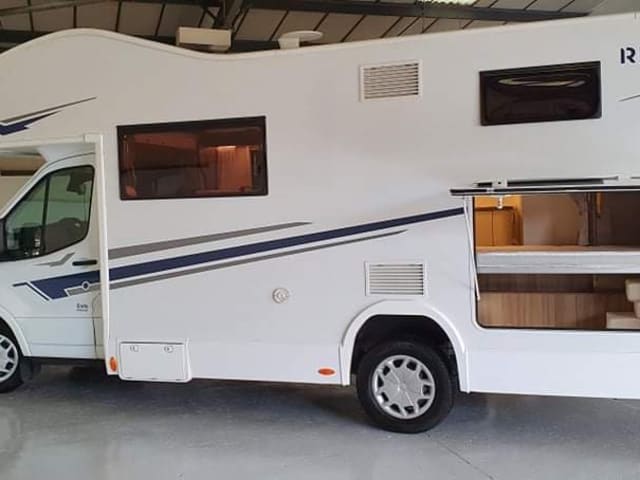 Camper di lusso a 7 posti letto 2021