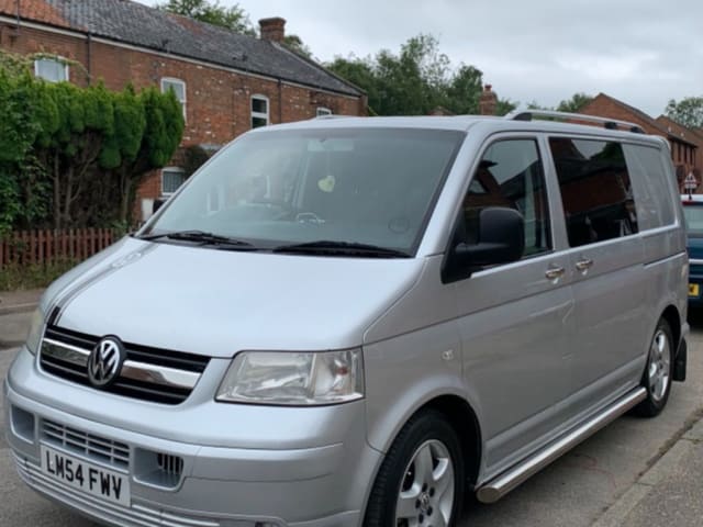 Explorer  – Volkswagen Transporter 2.5 TDI Sport