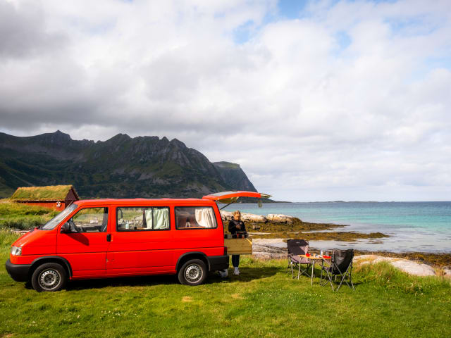 Karl – VW T4 - Mit viel Liebe ausgebaut:)