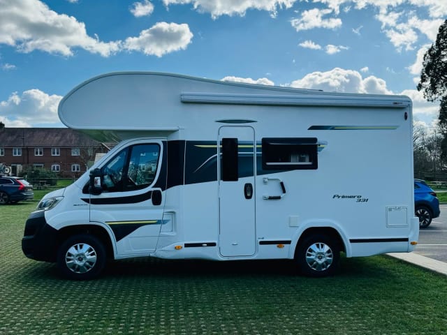 Benny The Explorer – 4 berth Benimar 331 2019