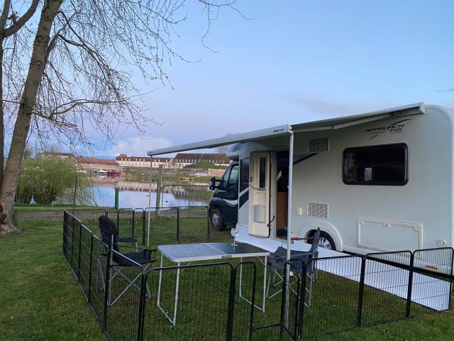 Bertha – 4 berth Bailey complete with secure dog pen