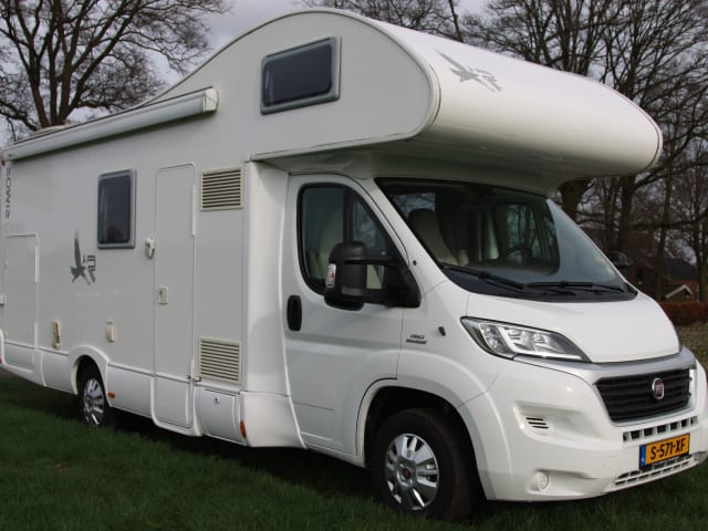 Riviera Garage – Beautiful Ford Riviera for 6 persons with XXL garage