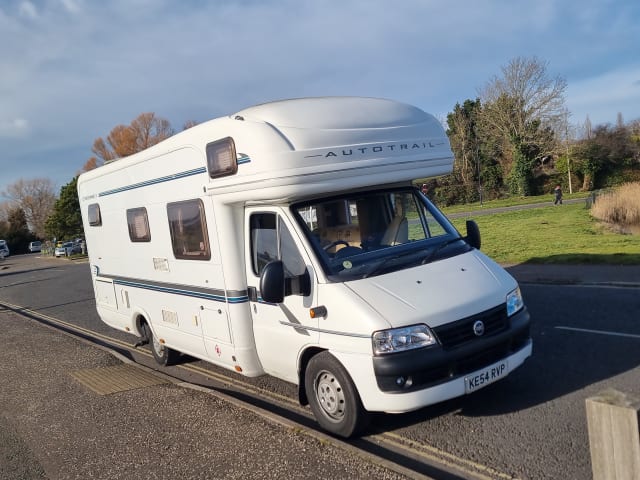 The big one  – Autotrail-Bus mit 6 Schlafplätzen von 2005, Versicherung, inklusive