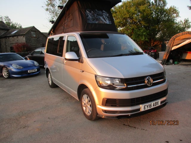 Pistol 2 – 4-persoons Volkswagen campervan uit 2016