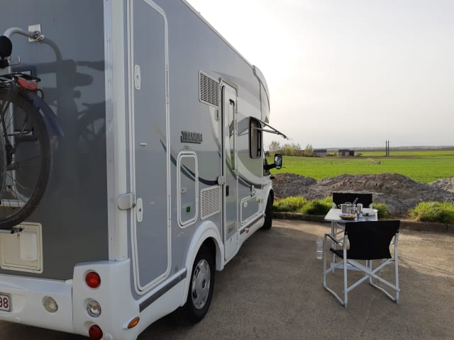 2p Chausson semi-integrated uit 2013