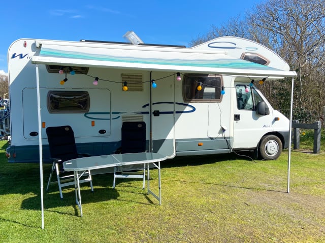 6p Camping-car familial spacieux | Lit superposé, climatisation, panneaux solaires, garage