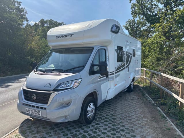 Edge 466 – Swift Edge 6 posti letto 6 cinture di sicurezza