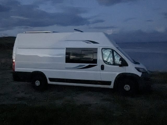 Vannie Annie – 5 persoons gezinsvriendelijke campervan